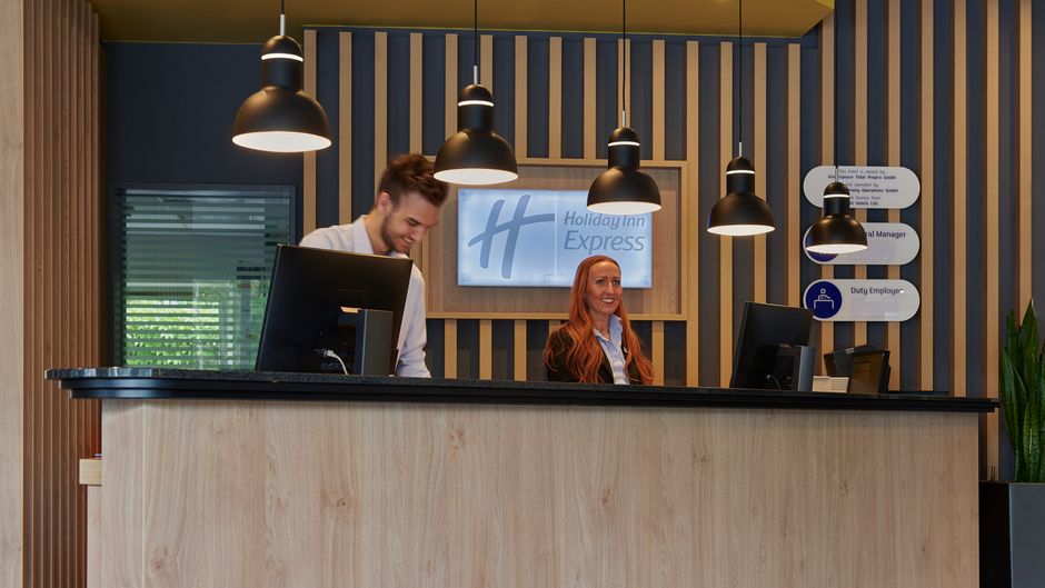 Holiday Inn Express Cologne Muelheim Lobby