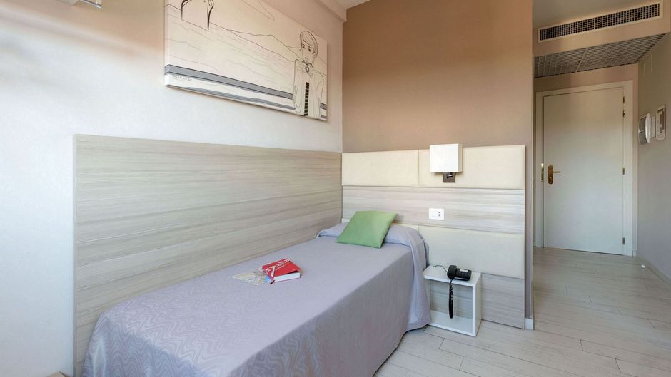 Hotel Cristina Room