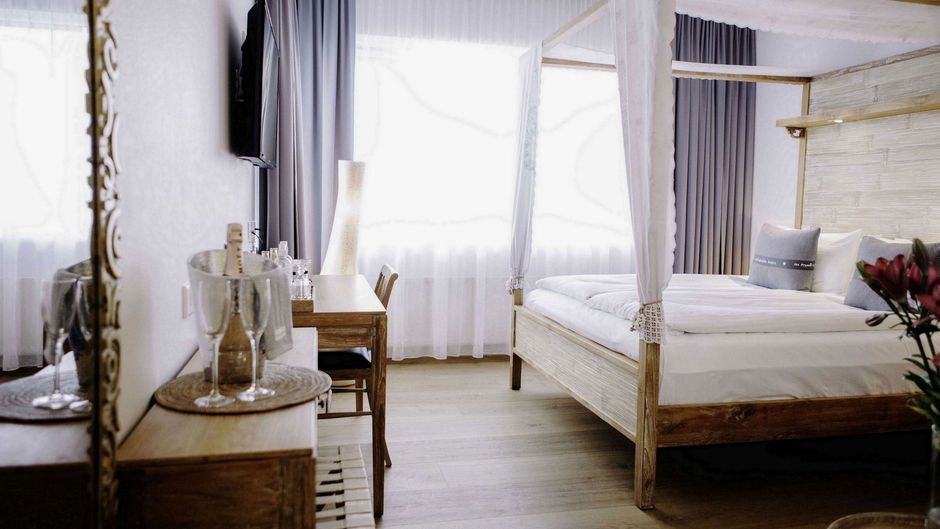 Eyja Guldsmeden Hotel Room