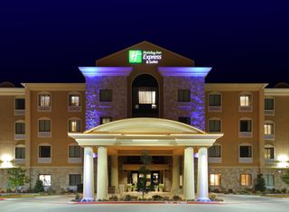 Holiday Inn Express Hotel & Suites