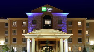 Holiday Inn Express Hotel & Suites