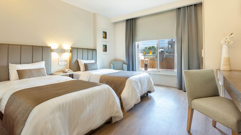 Al Qasr Metropole Hotel Room