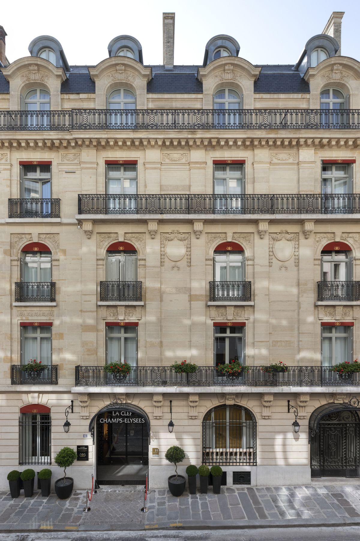 DISCOVER – L'Hôtel Montaigne sur les Champs Elysées, proche de l