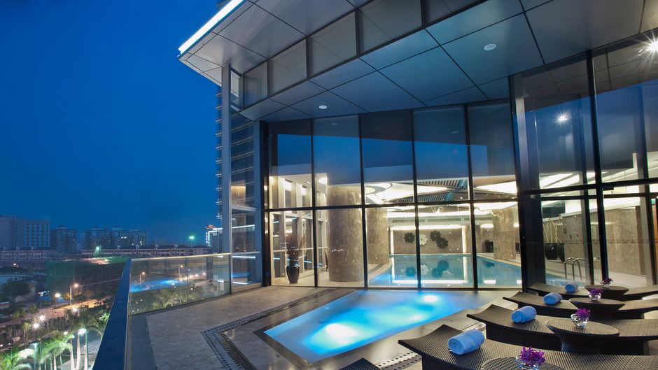 Crowne Plaza Hotel Huizhou Pool