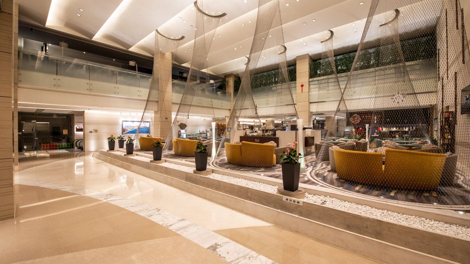 Holiday Inn Qingdao City Center Lobby