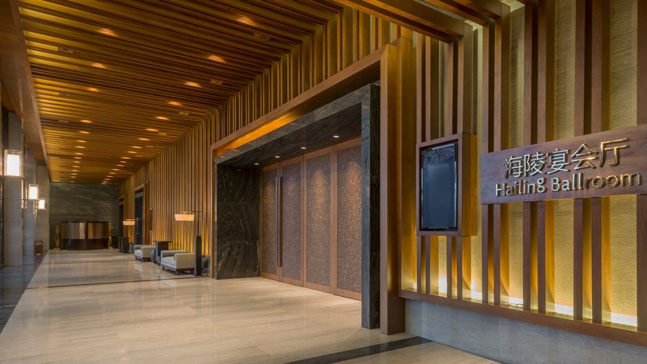Crowne Plaza Hailing Island Meeting
