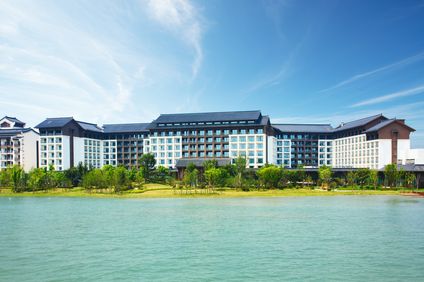 Crowne Plaza Lake View