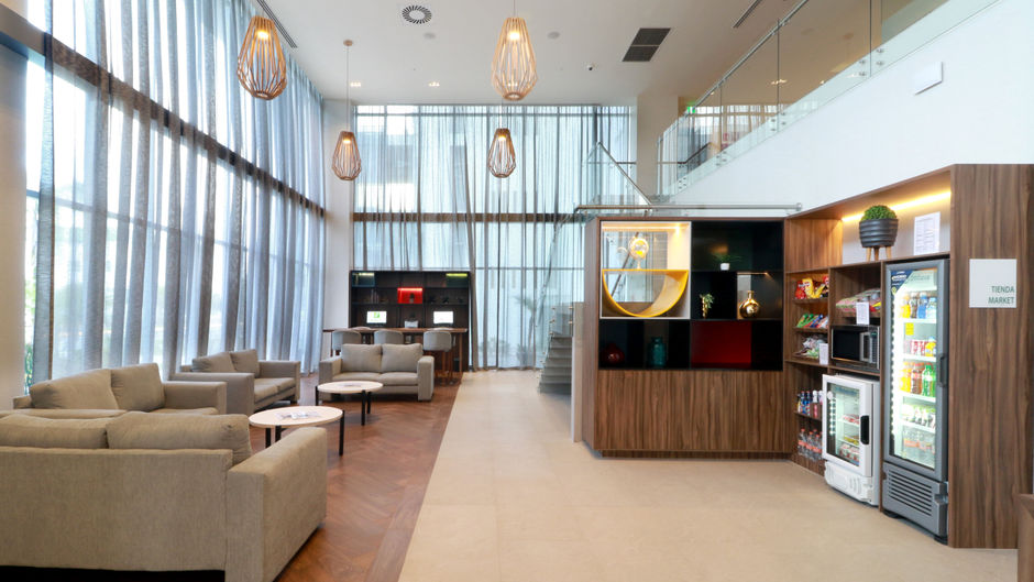 Holiday Inn & Suites Monterrey Apodaca Lobby