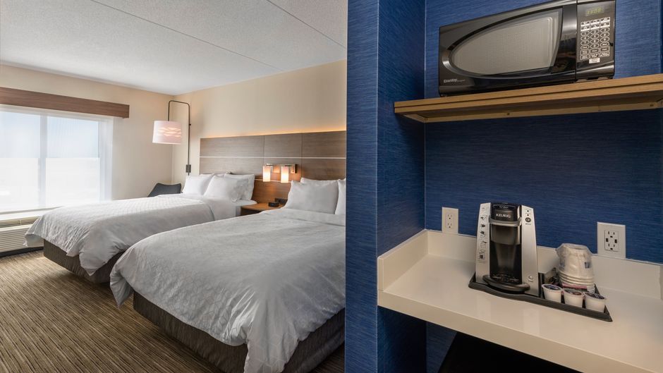 Holiday Inn Express & Suites North Bay Room