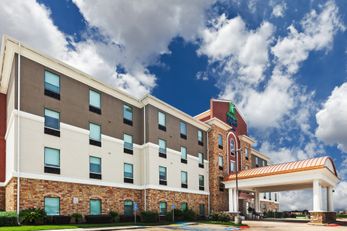 Holiday Inn Express Hotel & Suites