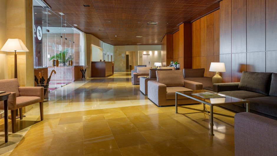 Exe Layos Golf Lobby