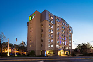 Holiday Inn Express & Suites