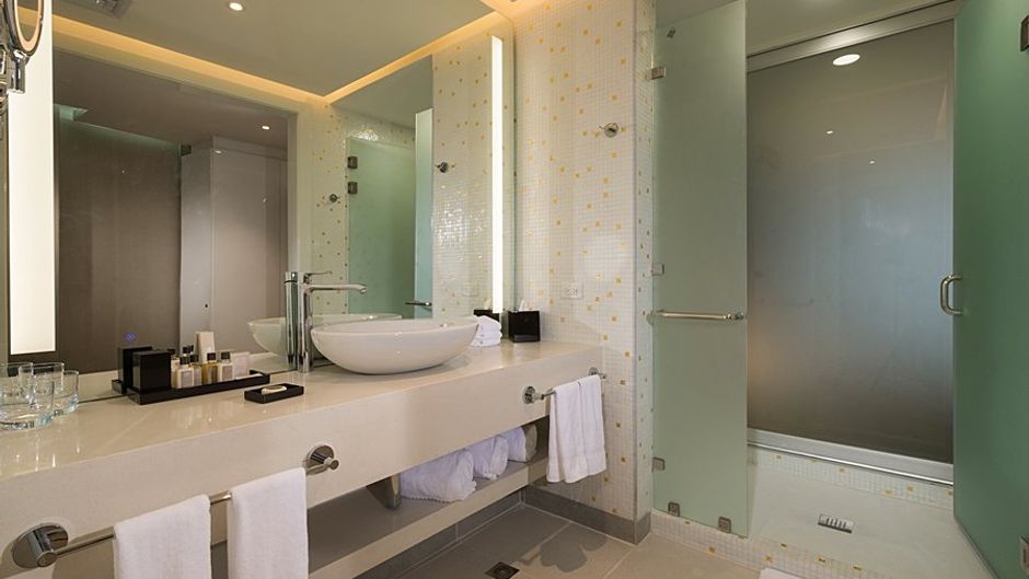 Las Americas Golden Tower Room