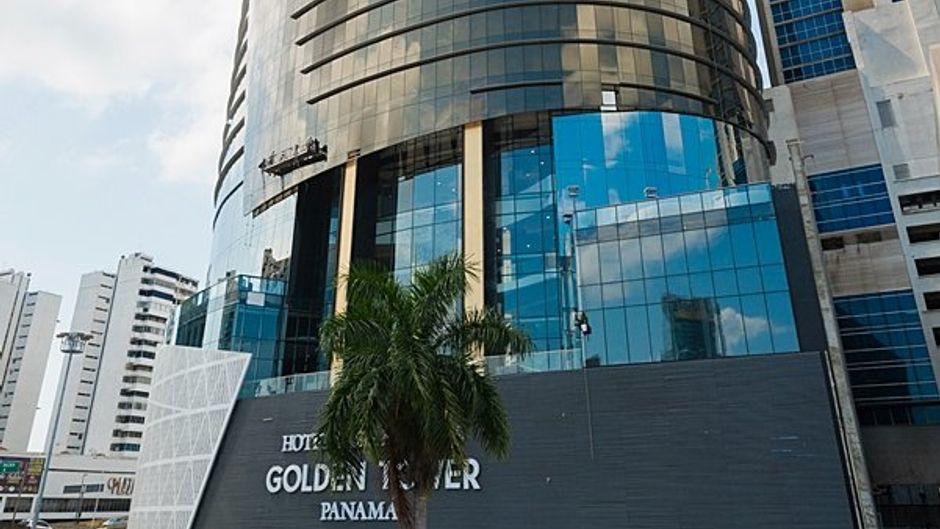 Las Americas Golden Tower Exterior