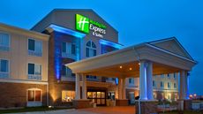 Holiday Inn Express Hotel & Suites