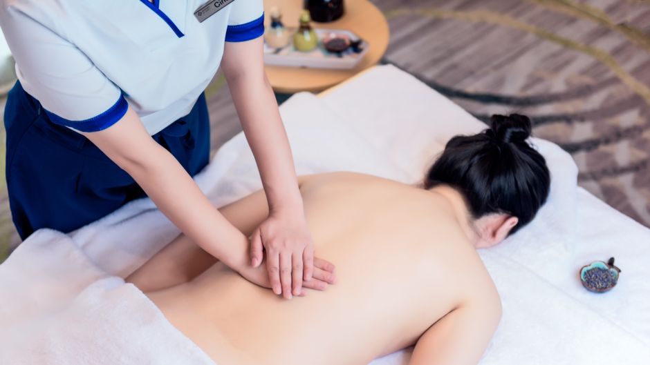 Holiday Inn Neijiang Riverside Spa