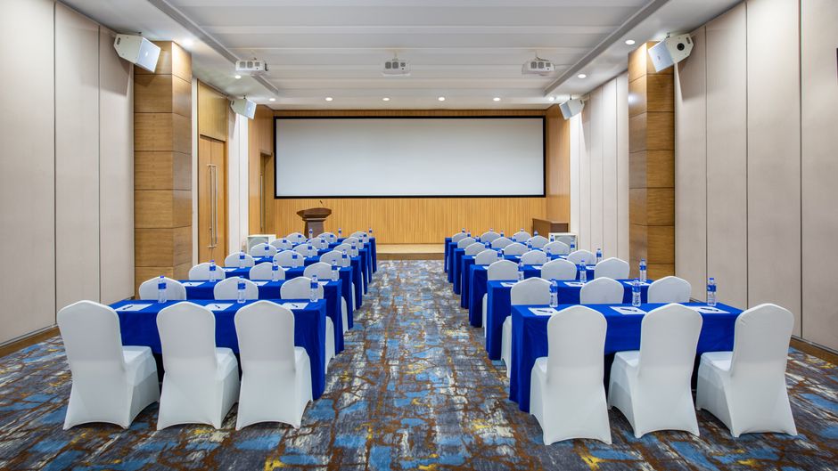Holiday Inn Express Ordos Dong Meeting