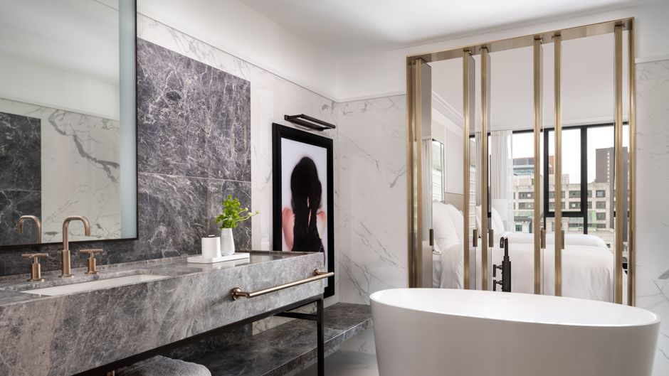 Four Seasons Hotel Montreal Room