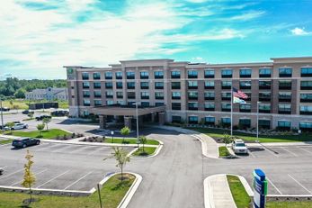 Holiday Inn Express/Suites Elizabethtown