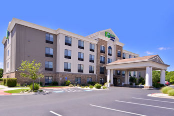 Holiday Inn Express Hotel & Suites
