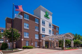 Holiday Inn Express Hotel & Suites