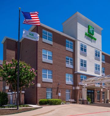 Holiday Inn Express Hotel & Suites