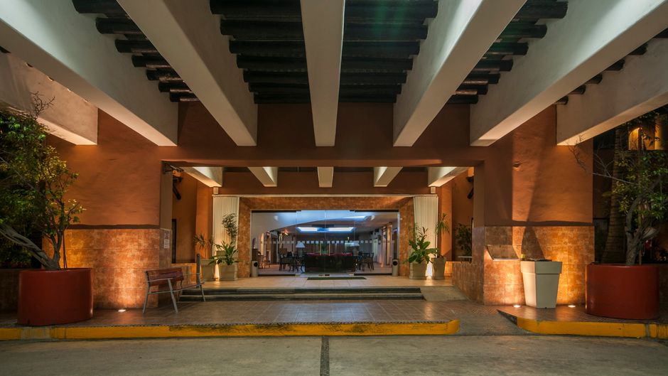Holiday Inn Ciudad del Carmen Exterior