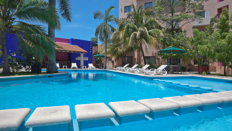 Holiday Inn Ciudad del Carmen Pool