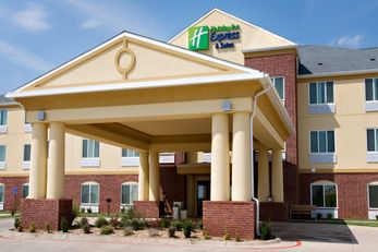 Holiday Inn Express & Suites Childress