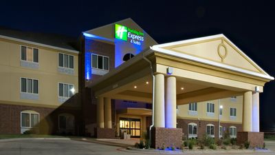 Holiday Inn Express & Suites Childress