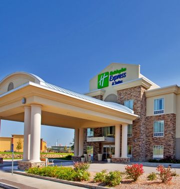 Holiday Inn Express Hotel & Suites