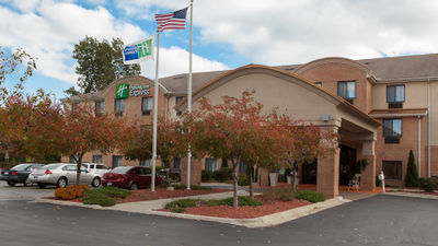 Holiday Inn Express & Suites Canton