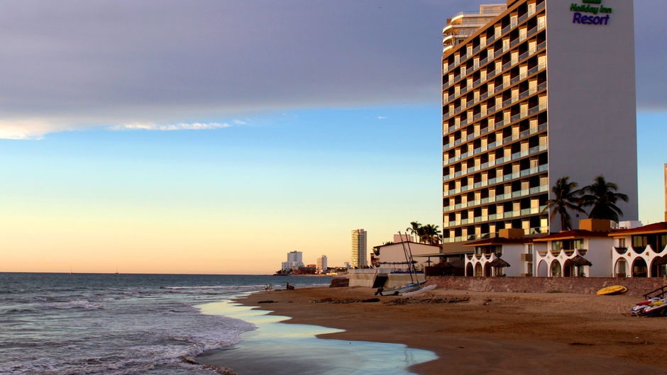 Holiday Inn Resort Mazatlan Exterior