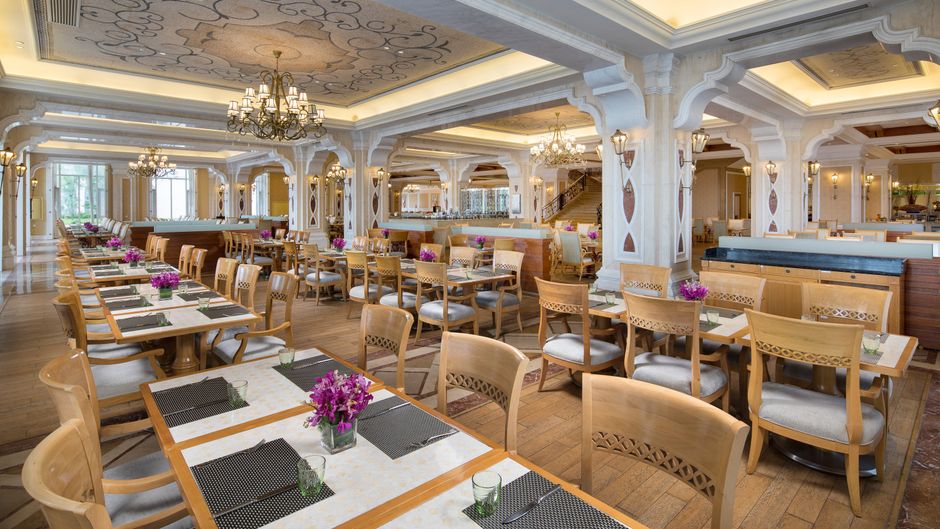 Crowne Plaza Qingdao Ocean Spring Resort Restaurant