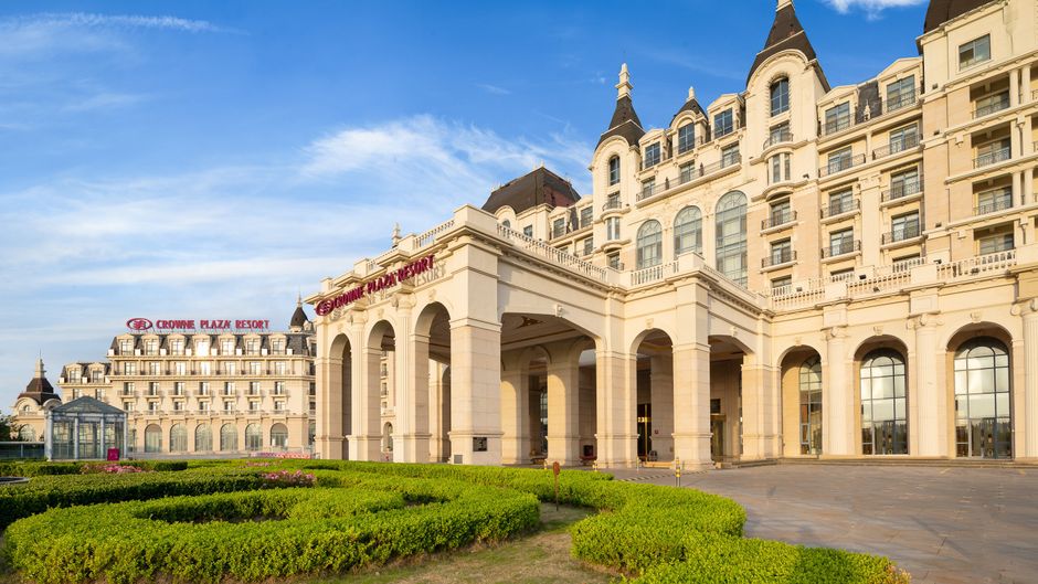 Crowne Plaza Qingdao Ocean Spring Resort Exterior