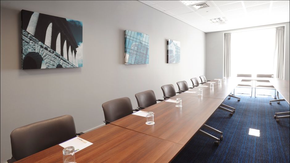 Holiday Inn Express Snow Hill Meeting