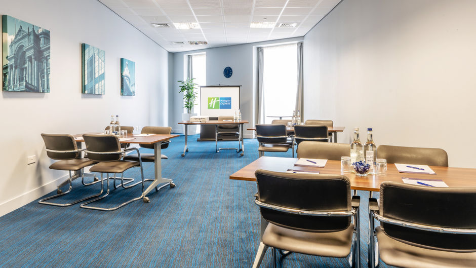 Holiday Inn Express Snow Hill Meeting