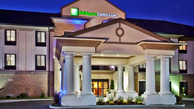 Holiday Inn Express Hotel & Suites