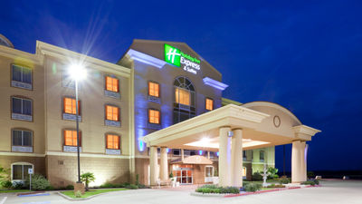 Holiday Inn Express Hotel & Suites