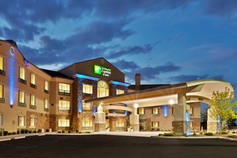 Holiday Inn Express & Suites Nampa