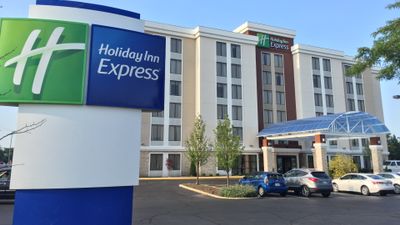 Holiday Inn Express Arlington Heights