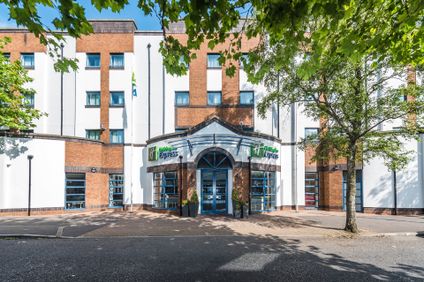Holiday Inn Express Queens Quarter