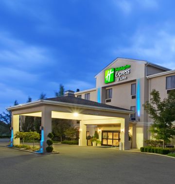 Holiday Inn Express & Suites Alliance