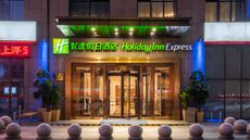 Holiday Inn Express Golden Corridor