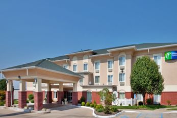 Holiday Inn Express Boonville