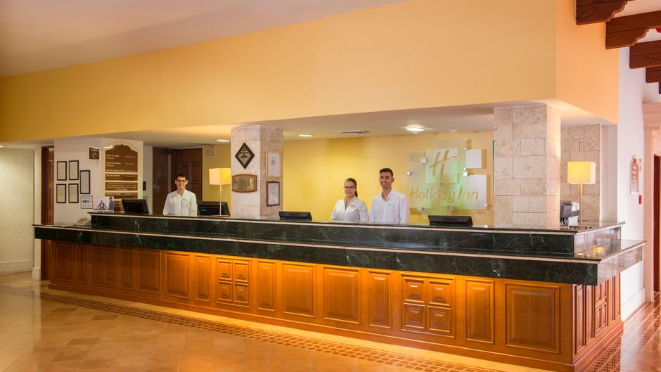 Holiday Inn Merida Lobby