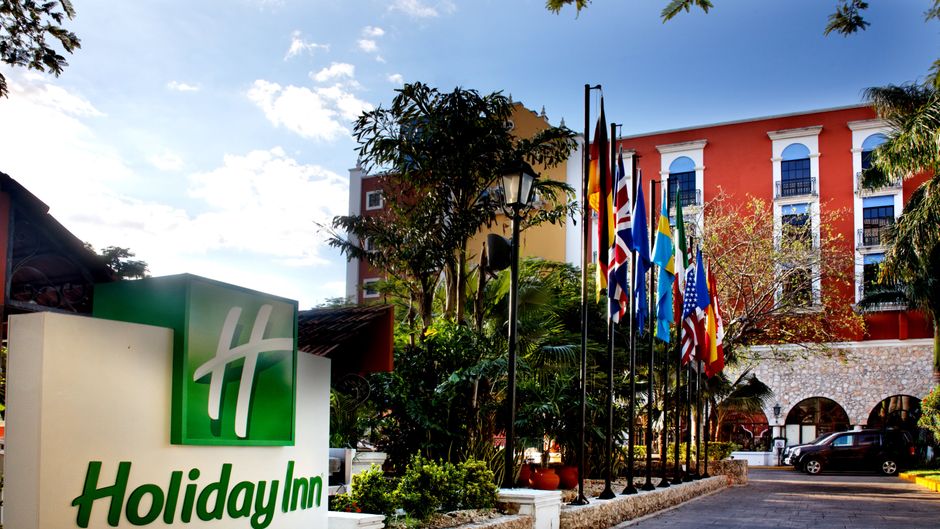 Holiday Inn Merida Exterior
