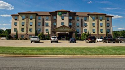 Holiday Inn Express Hotel & Suites