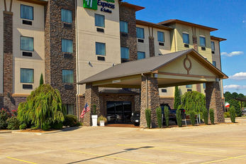Holiday Inn Express Hotel & Suites