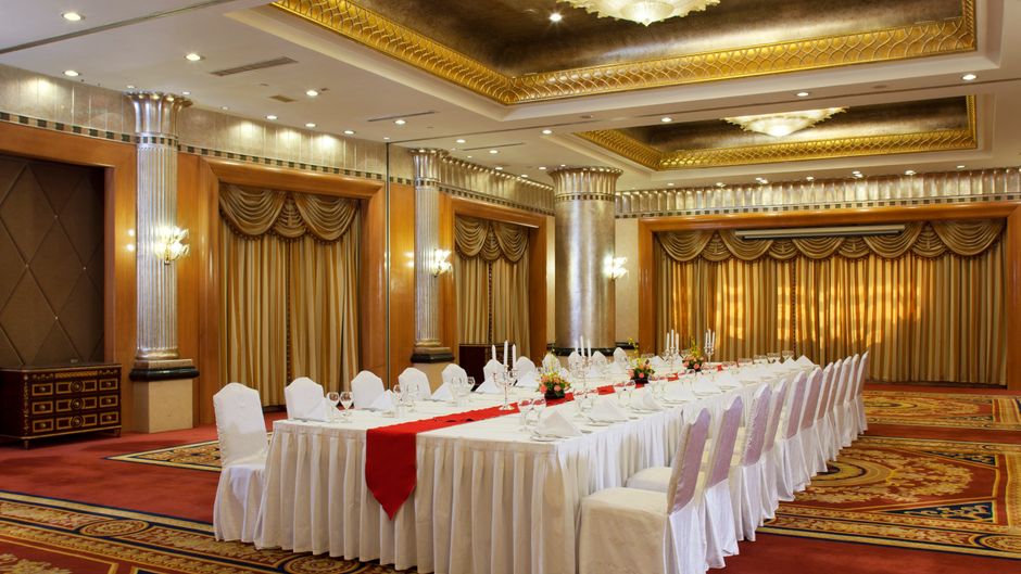 Crowne Plaza Qingdao Ballroom
